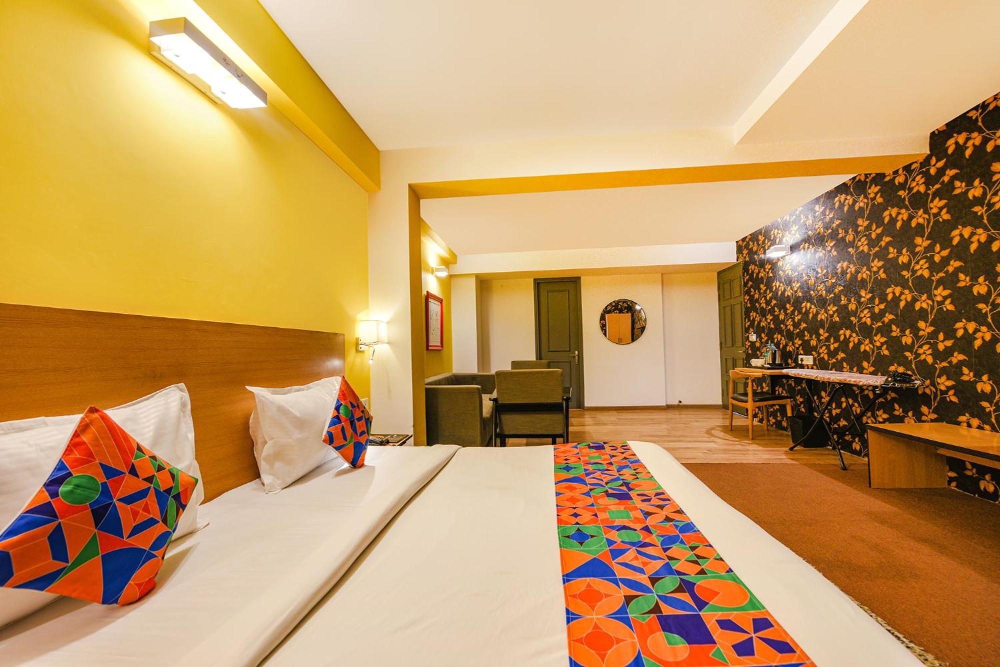 Fabhotel Old Meple Leaf 구르가온 외부 사진