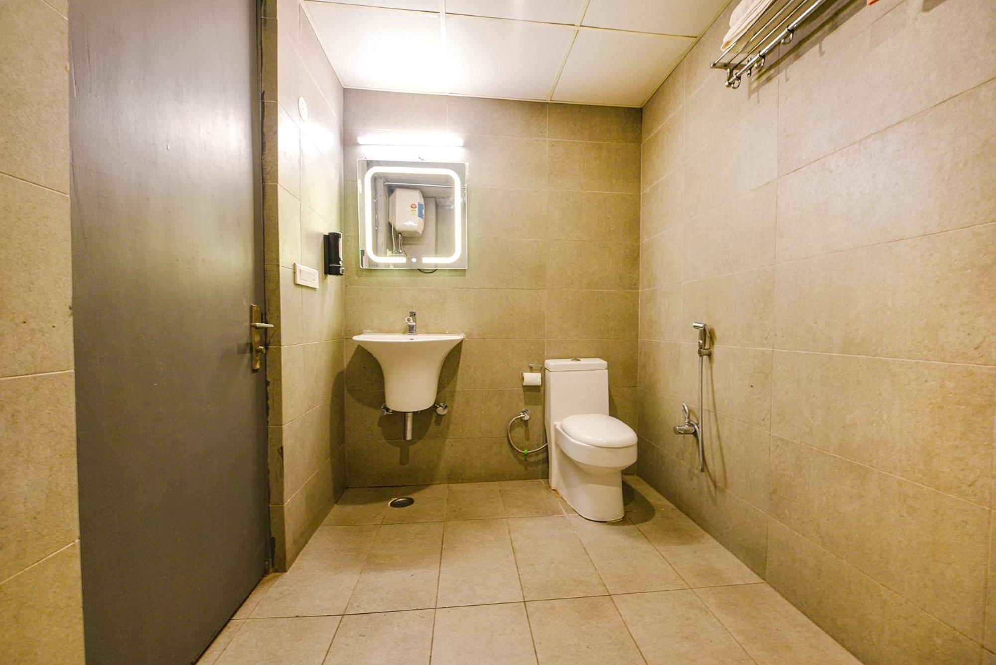 Fabhotel Old Meple Leaf 구르가온 외부 사진